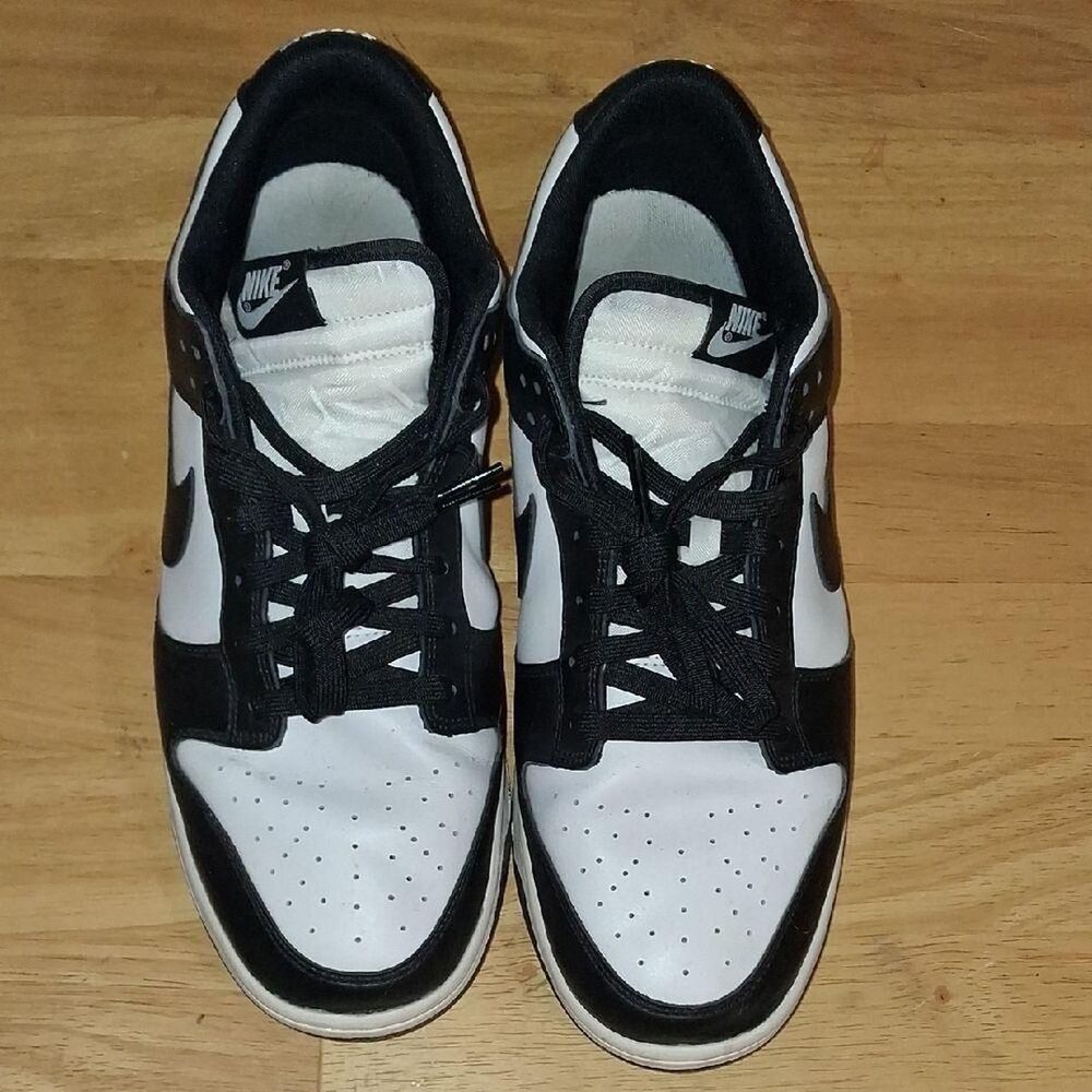 Nike Men's Black and White Trainers